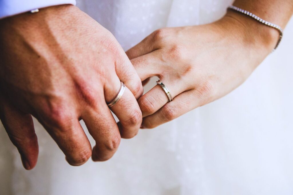 DINKS夫婦向け結婚記念日やカップルの記念日のお祝いアイデア