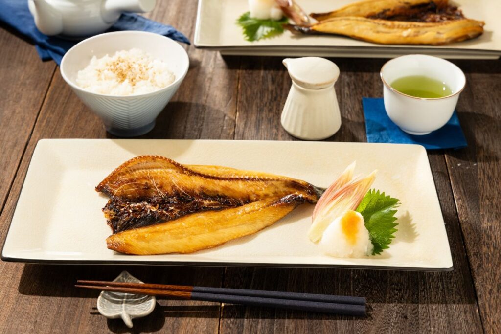 いまさら聞けない魚の盛り付け・頭の向きは右？左？